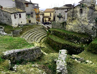 >Teatro romano di Ferentino
